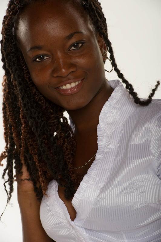 Book de nya-zolie